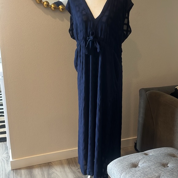 Navy Plaid Embossed Double V-neck cover up - Picture 5 of 8